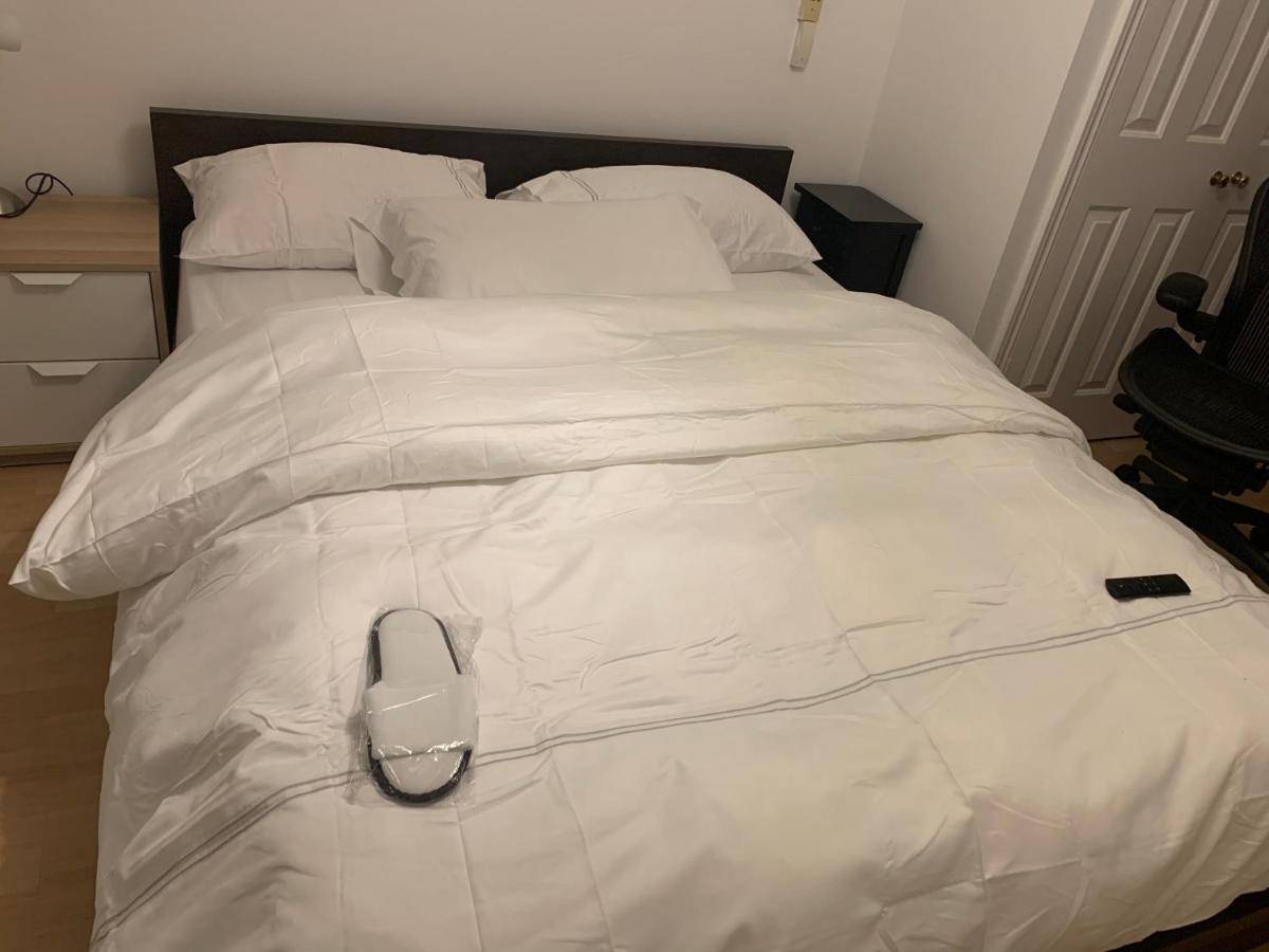 Lovely Room, Free Parking In Private Gated Place Londres